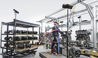 智能輔助工具在汽車(chē)制造中的應(yīng)用 計(jì)算機(jī)技術(shù)開(kāi)發(fā)的前沿探索